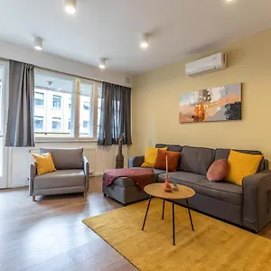  Apartment Gems Of - Tiger Eye Hungary