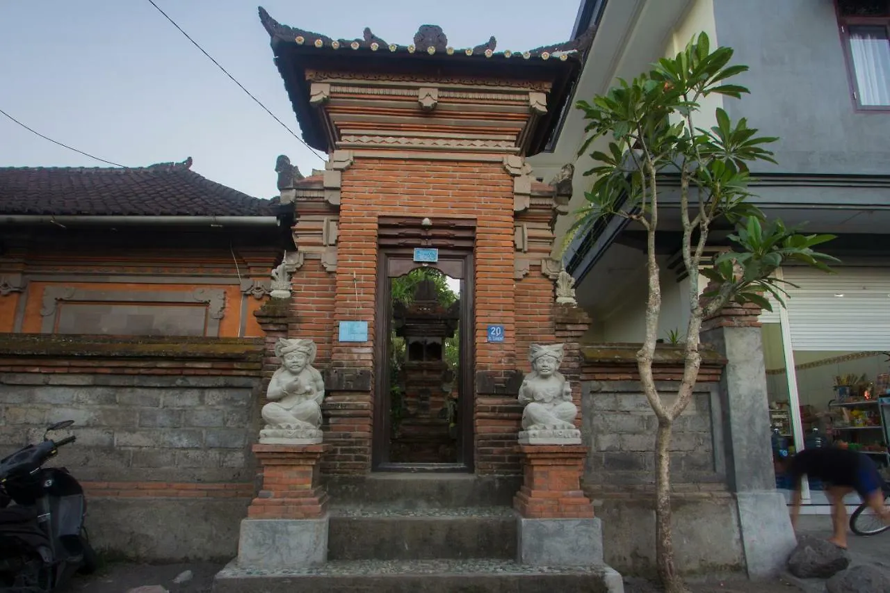 Nengah House Ubud Habitación en casa particular